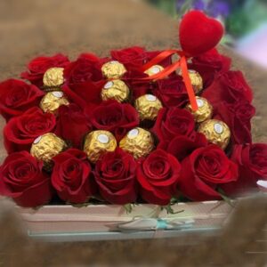 Caja Especial de rosas rojas con bombones Ferrero Roché